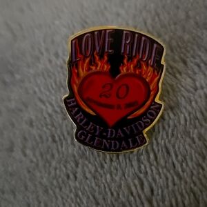 MOTORCYCLE ✨ LOVE RIDE 20 PIN HARLEY-DAVIDSON OF GLENDALE authentic 📍